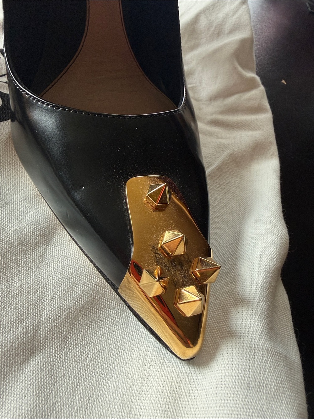 Alexander McQueen Black Leather Pointed Toe Pumps with Gold Cap & Studs - Picture 3 of 8